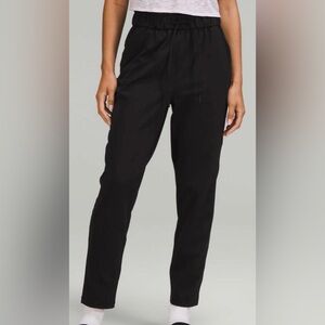 Lululemon Stretch High-Rise Pant 7/8 Length
Black size 6